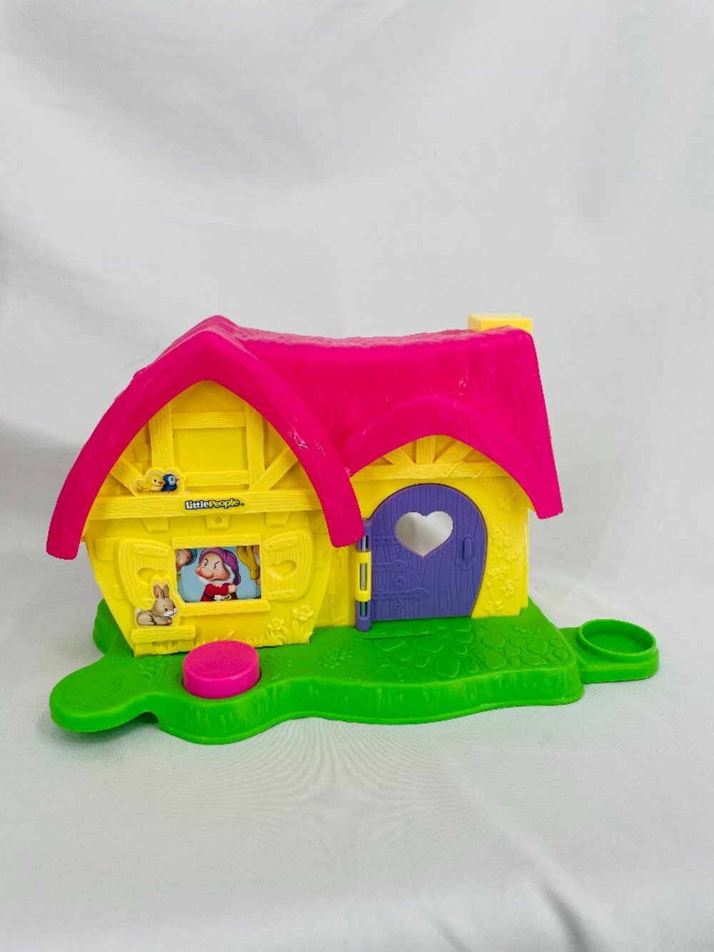 Fisher-Price Little People Disney Princess 2016 Snow White's Caring Cottage